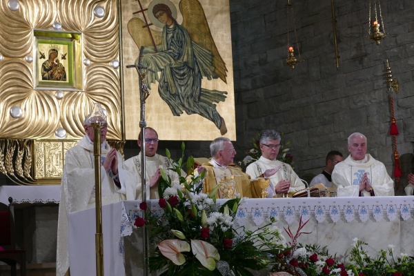 kościół matki bożej nieustającej pomocy w toruniu